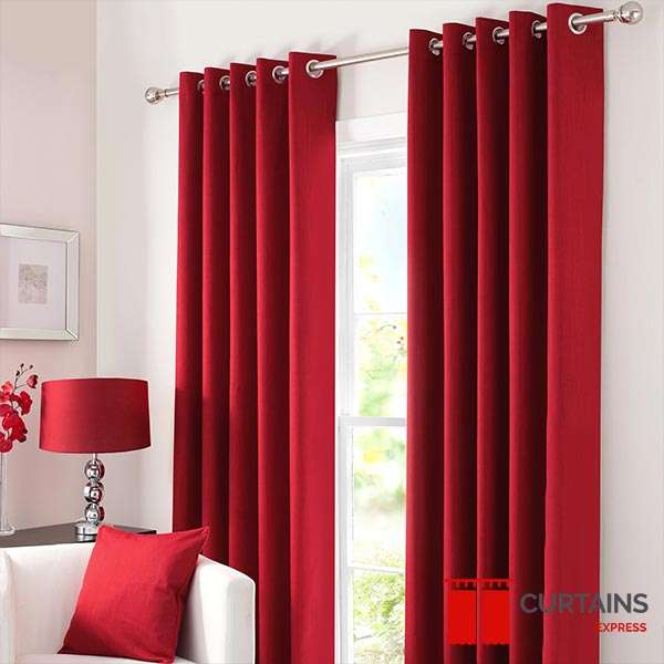 Red-Curtains-UAE